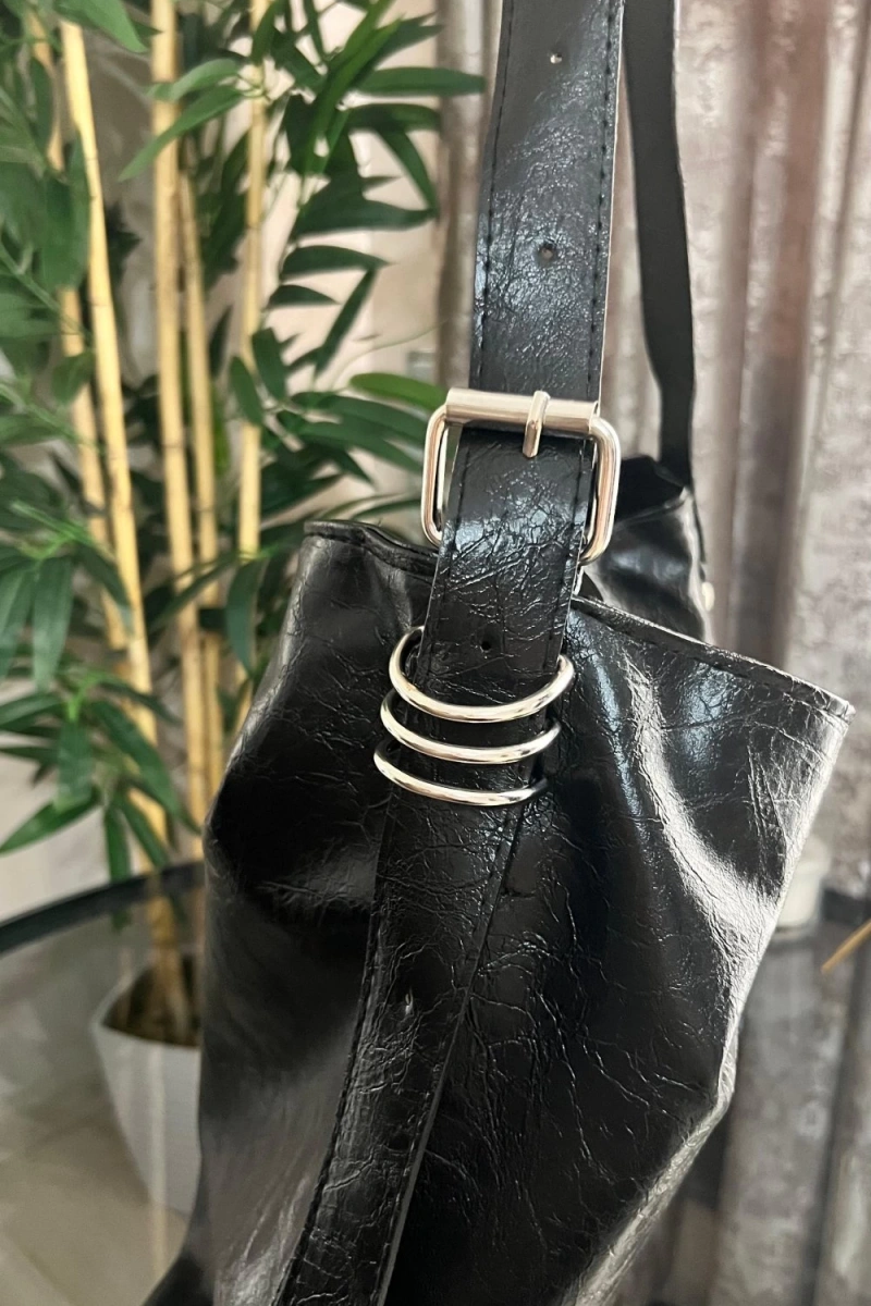 Bennie Model Siyah Renk Deri Kol Çantası