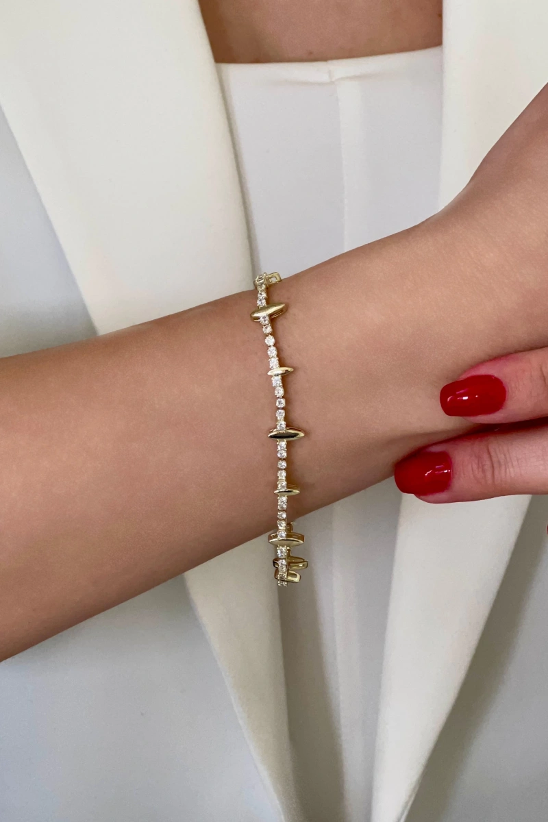 Dikey Detay Suyolu Model Gold Altın Kaplama Bileklik