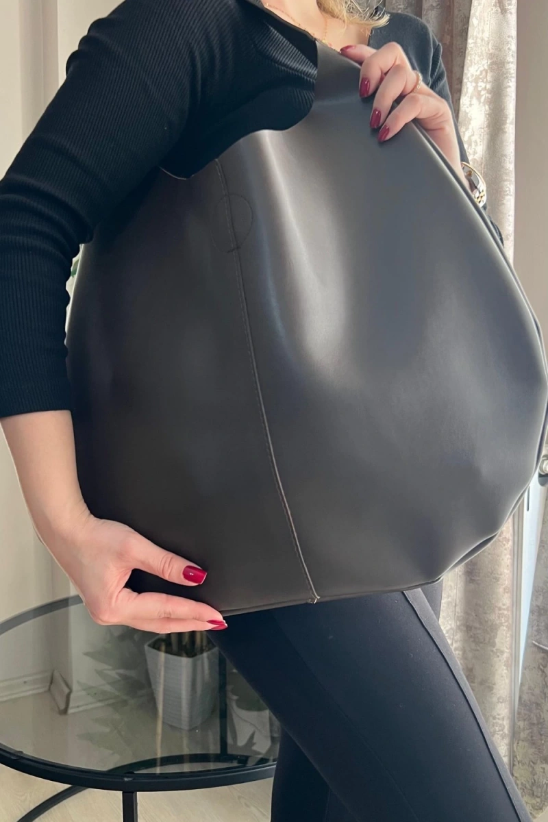 Janet Model Acı Kahve Renk Deri Kol Çantası