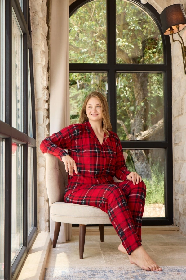 Pijamoni Büyük Beden Süet Kumaş Önü Düğmeli Kırmızı Pijama Takımı - 5655
