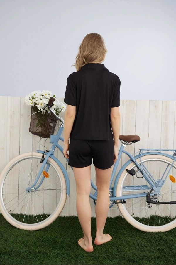 Pijamoni Kadın Dublin Kumaş Rodoplu Gömlek Yaka Siyah Renk Şort Takımı - 5400