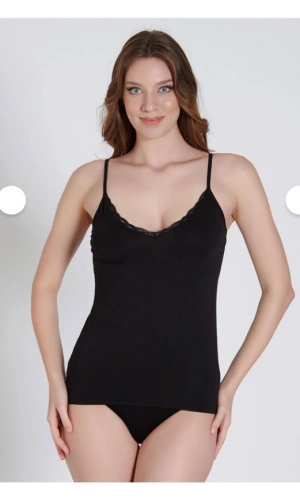 Belinay Kadın İp Askılı Dantel Detaylı V Yaka Siyah Atlet