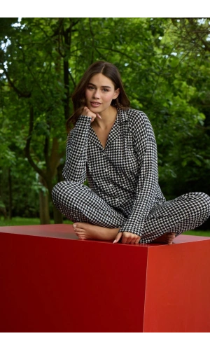 Pijamoni Kadın Kaz Ayağı Desenli Önü Düğmeli Pijama Takımı - 5660