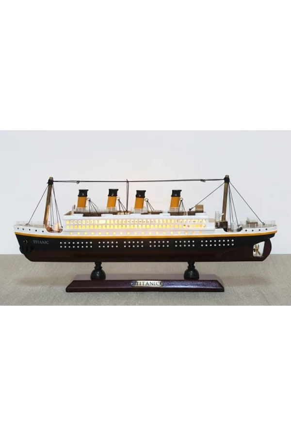 35x45 cm Özel Tasarım Işıklı Ahşap Titanik Gemi