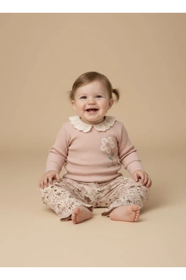 Kız Bebek Yakası Fırfırlı Çiçek Nakışlı Triko Bluz