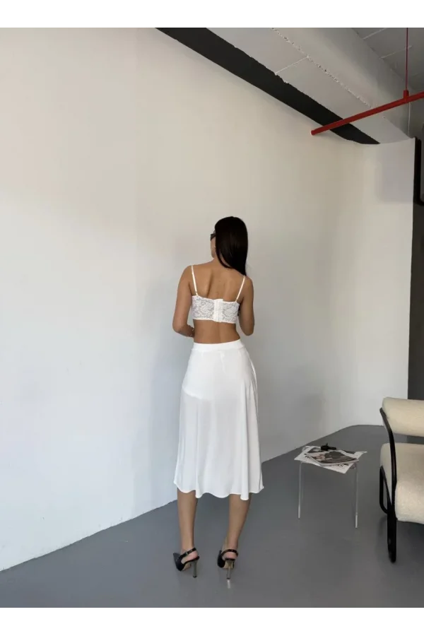 Çepli Şortlu Yırtmaçlı Etek - Beyaz