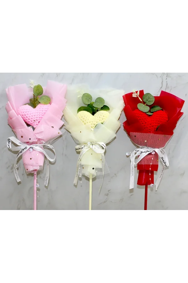 El Örgüsü Kalp Çiçeği Buketi