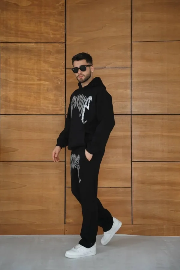 Erkek Premium Taş Baskılı Eşofman Takım Revenge Model (Siyah) Kapüşonlu Üst + Taşlı Baskılı Alt Modern Streetwear Tarzı Oversize Rahat Kalıp 3 iplik Pamuklu - Siyah