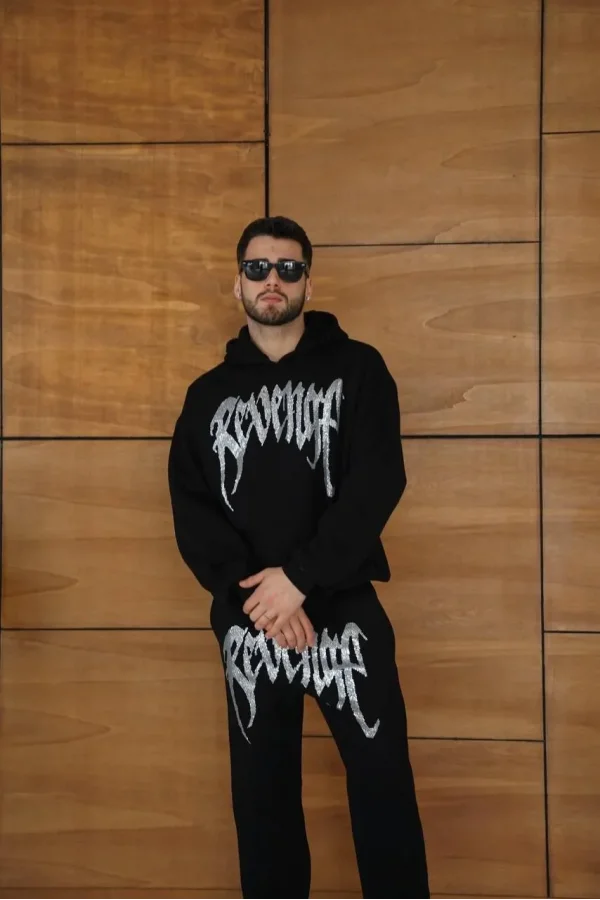 Erkek Premium Taş Baskılı Eşofman Takım Revenge Model (Siyah) Kapüşonlu Üst + Taşlı Baskılı Alt Modern Streetwear Tarzı Oversize Rahat Kalıp 3 iplik Pamuklu - Siyah