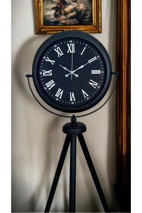 Midnight Black Tripod Ayaklı Saat