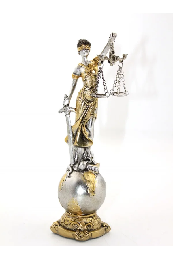 Polyester Adalet Figürü