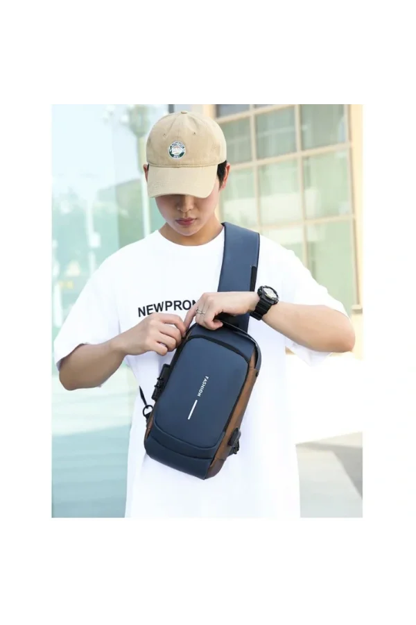 Powerbank Destekli Erkek Ön Göğüs Çantası