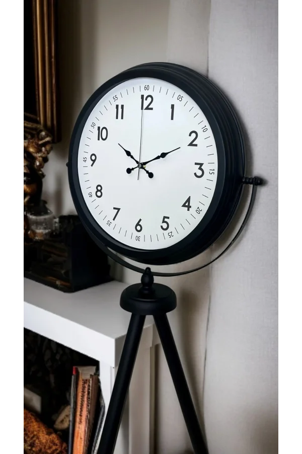 Siyah Standart Tripod Ayaklı Saat
