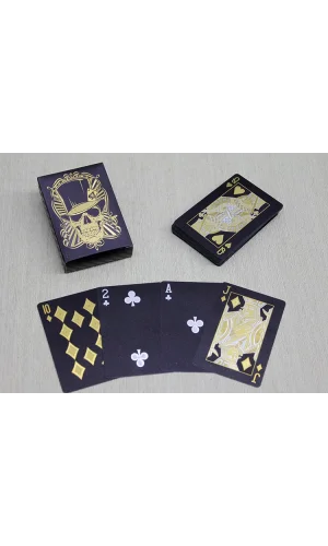 Altın Kurukafa Tasarımlı Siyah İskambil Oyun Kartı