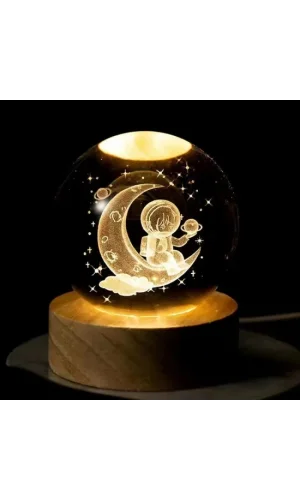 Ay Üstünde Astronot Tasarımlı Ahşap Altlıklı Işıklı Cam Küre 6cm