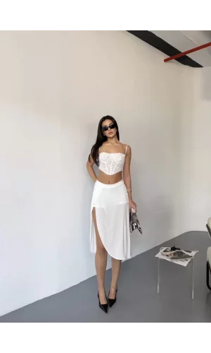 Çepli Şortlu Yırtmaçlı Etek - Beyaz