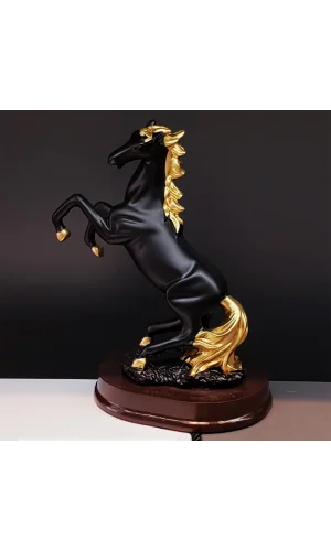 Dekoratif Şaha Kalkan At Biblo