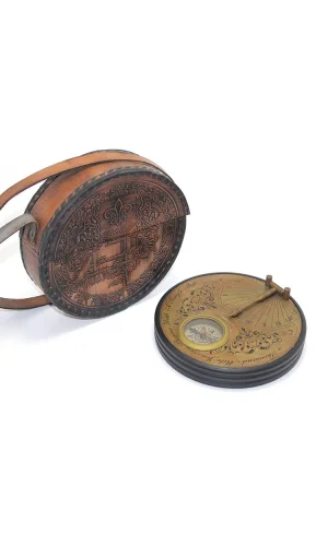 Deri Kılıflı Pirinç Pusula