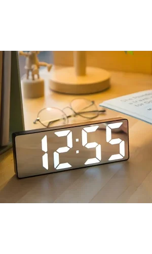 Dijital Sese Duyarlı Alarmlı Masa Saati