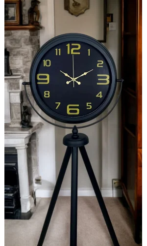 Gold Rakamlı Siyah Tripod Ayaklı Saat