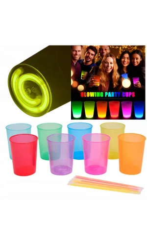 Karanlıkta Yanan Mega Glow Bardaklar 8 Adet