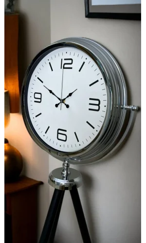 Krom Sade & Şık Tripod Ayaklı Saat