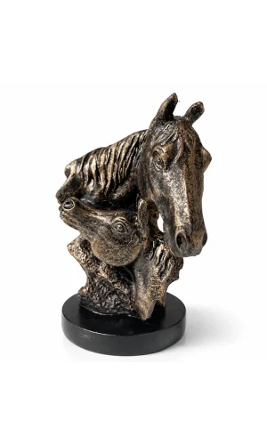 Polyester At Büstü