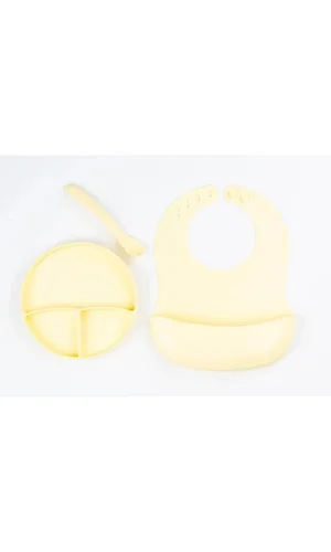 Sarı 3’lü Silikon Yemek Seti – Önlük + Diş Kaşıyıcılı Kaşık + Vakumlu Tabak