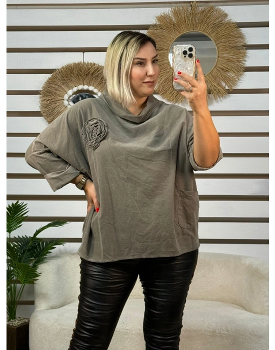 İtalyan Tasarım Degaje Yaka Broş Detaylı Rahat Kadife Bluz Vizon