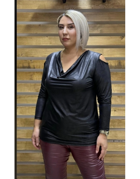 Tasarım Deri Görünümlü Omuz Detaylı Degaje Yaka Bluz