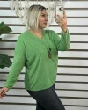 İtalyan Tasarım V Yaka Kolyeli Dokulu Bluz Çimen Yeşili