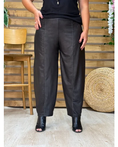 Tasarım Deri Görünümlü Likralı İp Çizgi Detay Pantolon