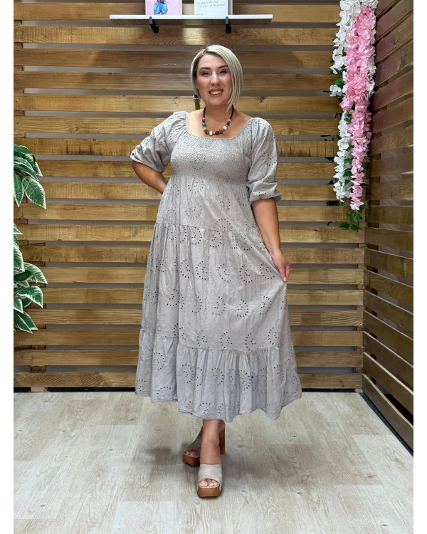 İtalyan Tasarım Fisto İşlemeli Elbise Vizon