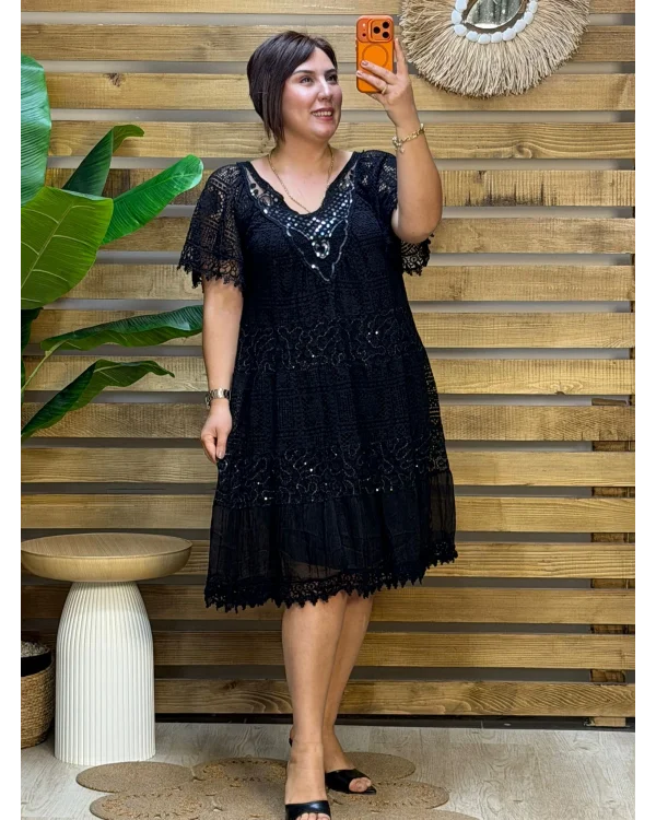 İtalyan Tasarım Yakası Pul Detaylı İpek Elbise Siyah