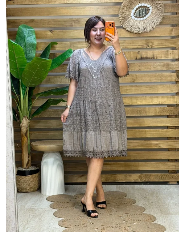 İtalyan Tasarım Yakası Pul Detaylı İpek Elbise Vizon