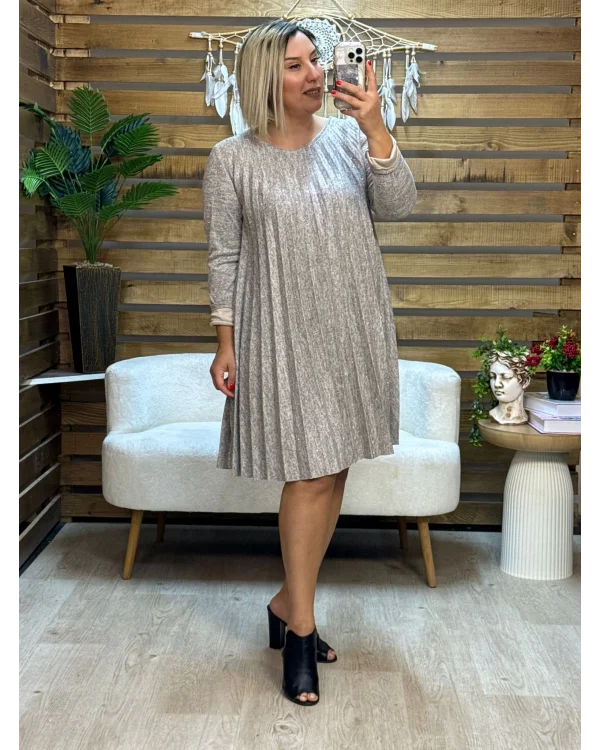 İtalyan Tasarım Taş İşlemeli Pliseli Elbise Vizon