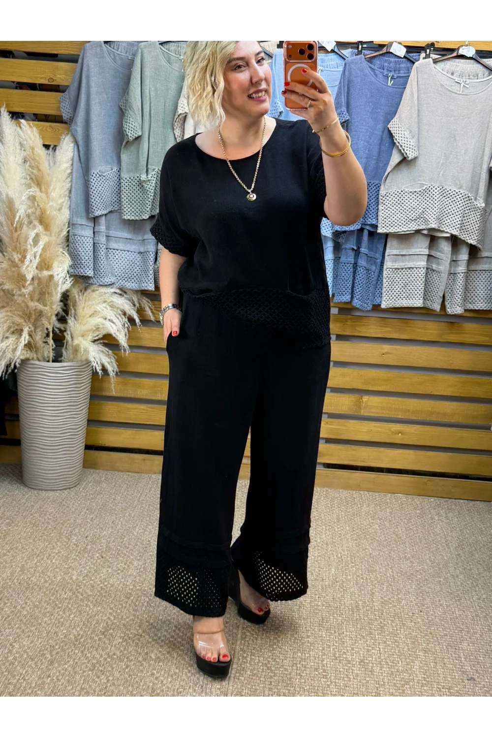 İtalyan Tasarım File Detaylı Keten Takım Siyah