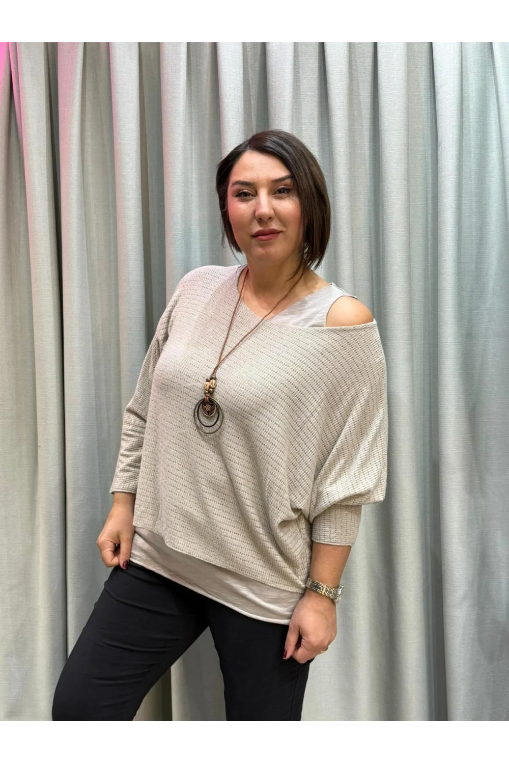 İtalyan Tasarım Simli Düz Desen Atletli ve Kolye Hediyeli Bluz Krem