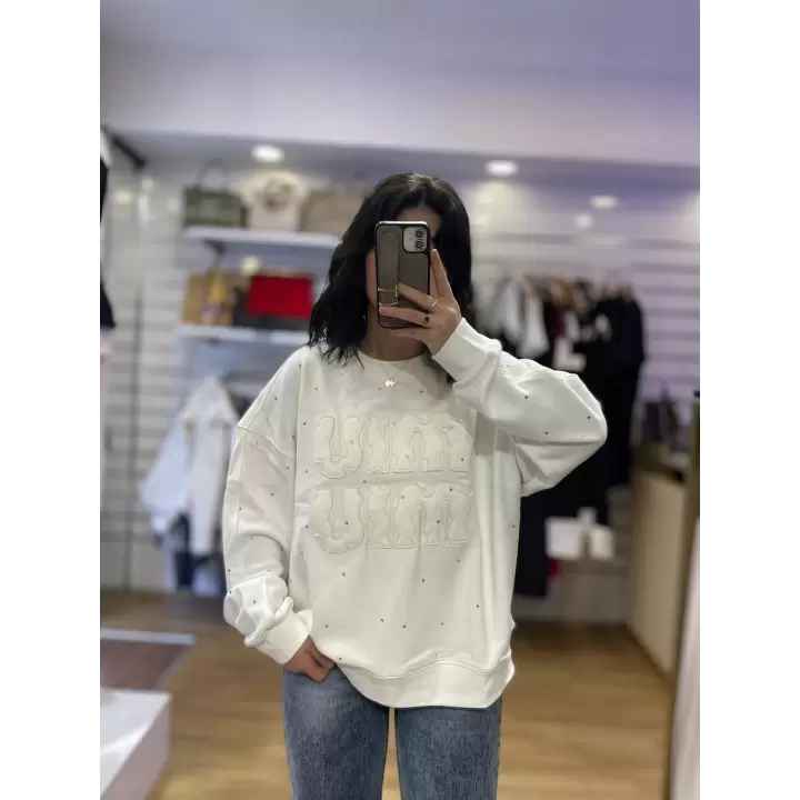 Beyaz yazı detaylı marka model sweat