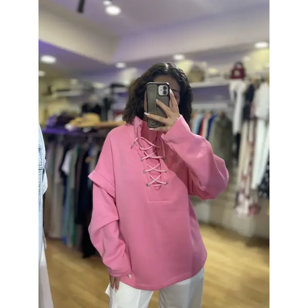 Dik yaka bağlama detaylı oversize sweat
