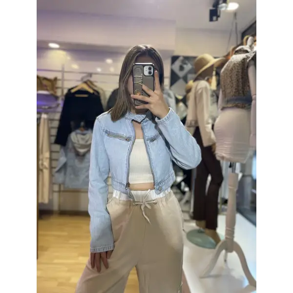 Fermuar Detaylı Kısa Denim Ceket