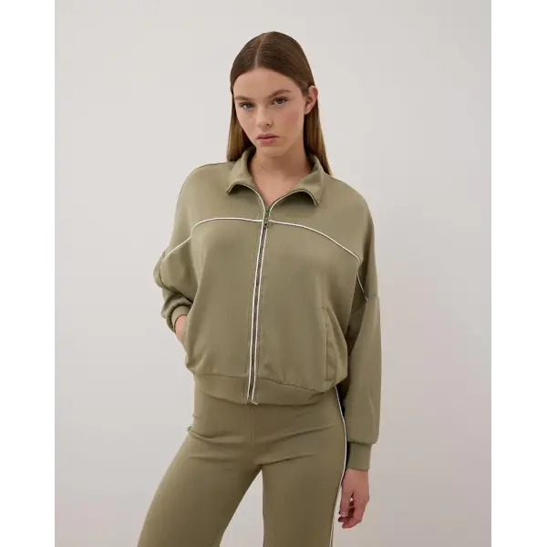 Marka model şeritli eşofman takımı