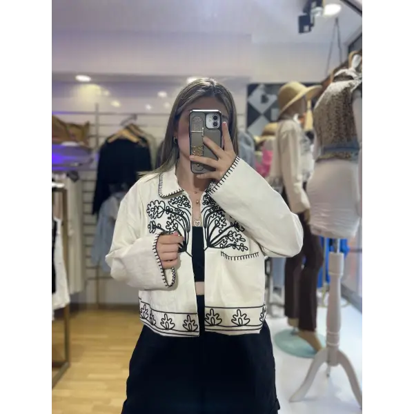 Nakış Detaylı Ceket