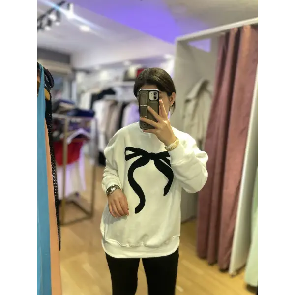 Orj marka süzene nakışlı sweat