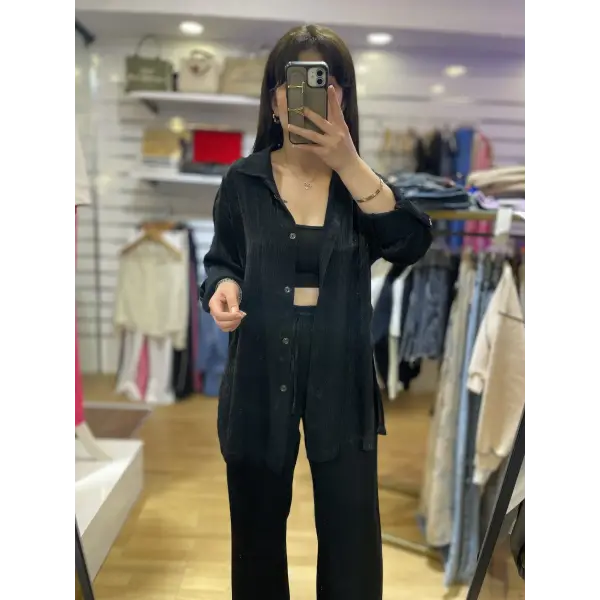 Parlak kumaş gömlekli takım