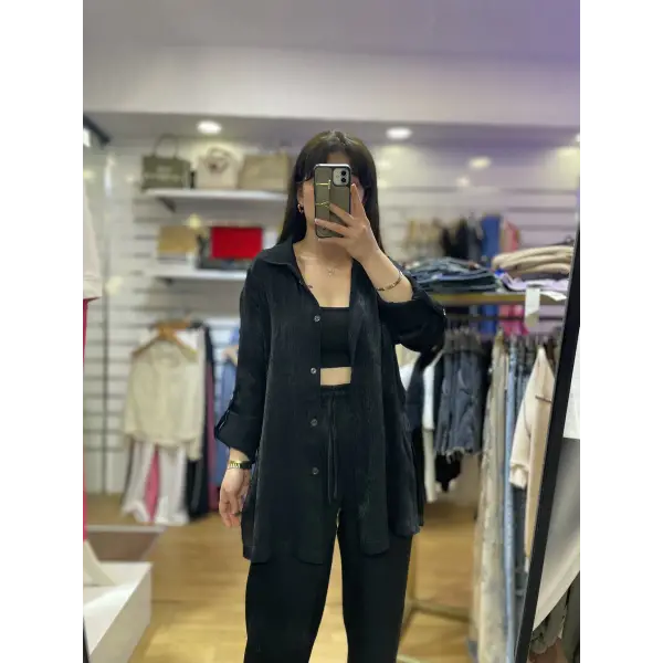 Parlak kumaş gömlekli takım