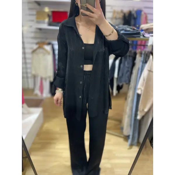 Parlak kumaş gömlekli takım