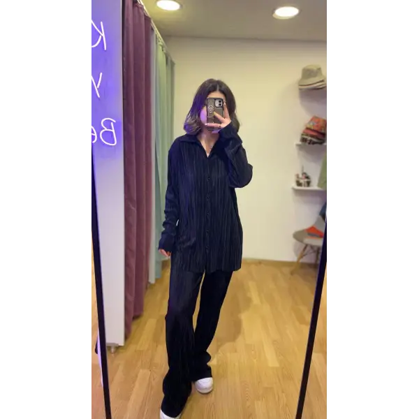 Piliseli gömlekli takım