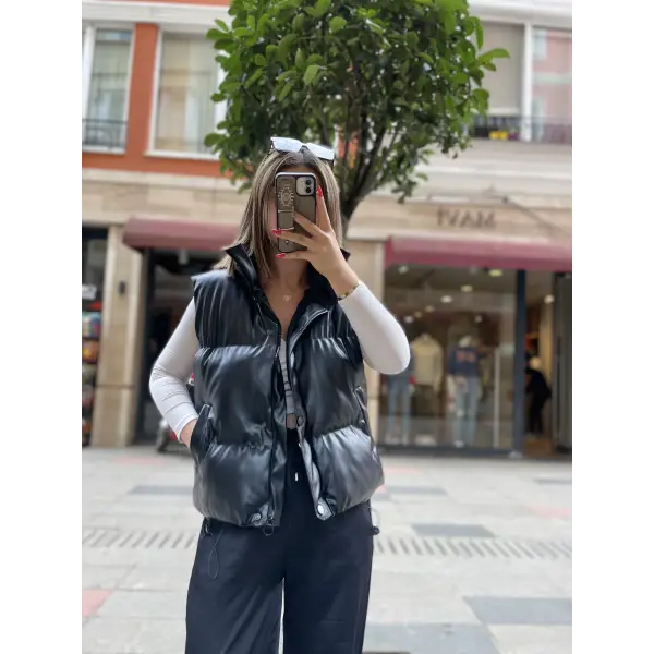 Siyah Şişme Deri Yelek