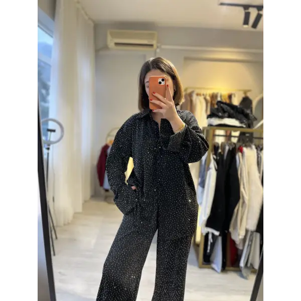 Siyah taşlı takım